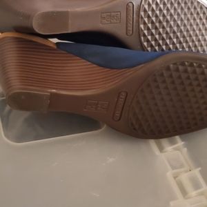 Women navy blue wedges